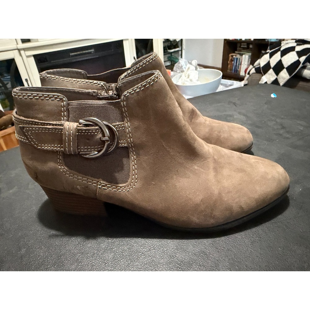 Clarks‎ Brown Buckle Booties in 8